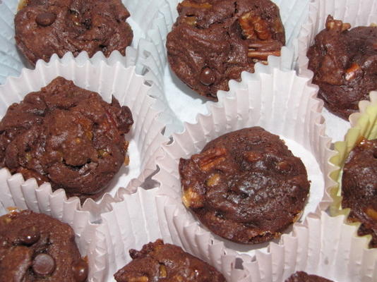 brownies de chocolate triplos com cobertura de chocolate