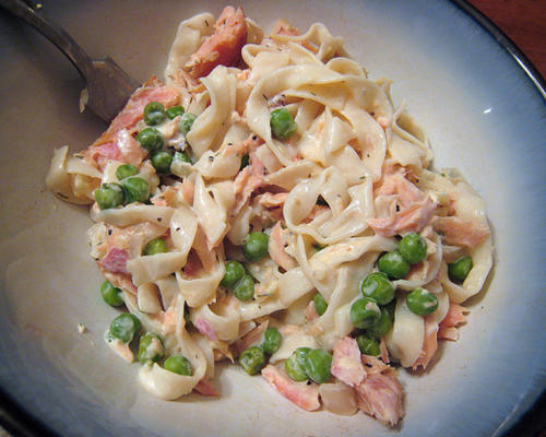Fettuccine de salmão defumado cremoso