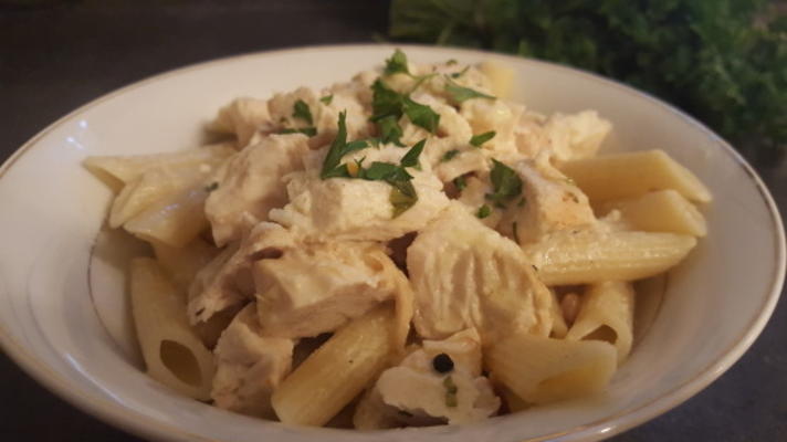 penne com frango, limão e parmesão