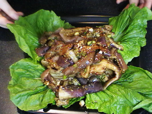 coreano gaji namul (prato de berinjela coreano)