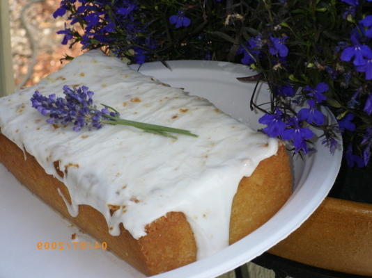 bolo de limão-lavanda