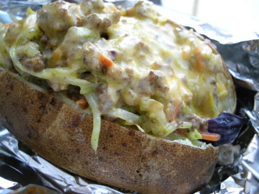 batatas de carne e brócolis