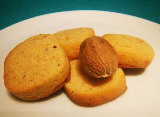 biscoitos de chá de noz-moscada (kering kering)