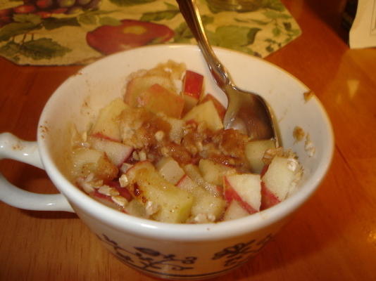 Sobremesa de maçã com 5 ingredientes e 5 minutos