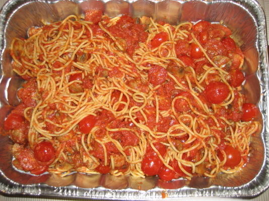 molho de espaguete com três tomates