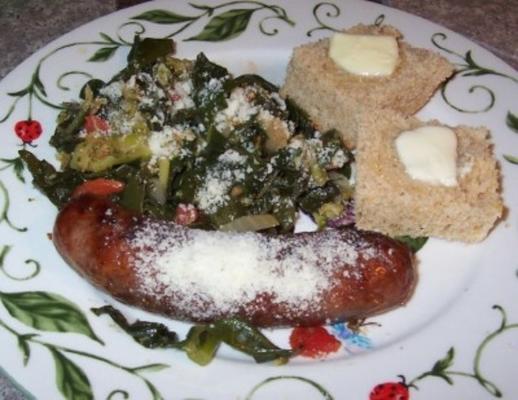 salsicha italiana com brócolis e couve (ou couve)