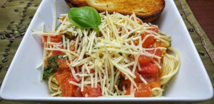 tomate e manjericão capellini