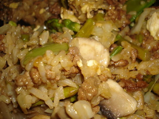 carne de porco teriyaki arroz frito
