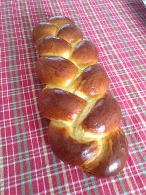 pão de natal (chalá recheado de amêndoas)