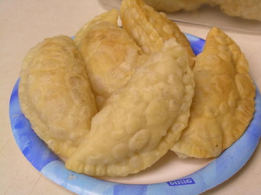 gujiya ou perakiya (doce de pastelaria indiano)