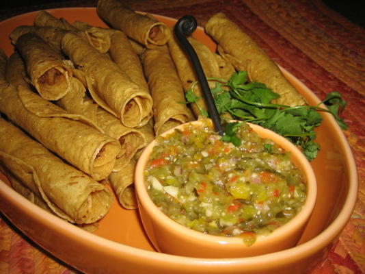 taquitos de porco picados