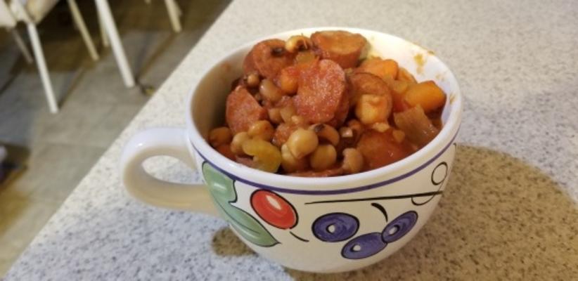 panela de barro kielbasa guisado de guisado